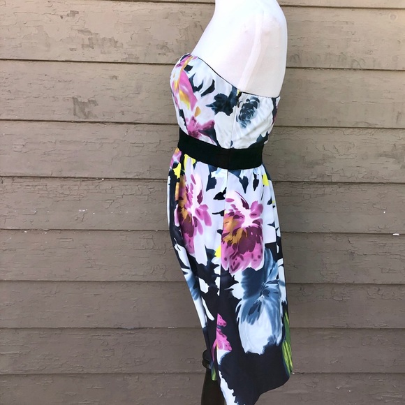 Limited bold floral strapless dress! - Picture 3 of 6